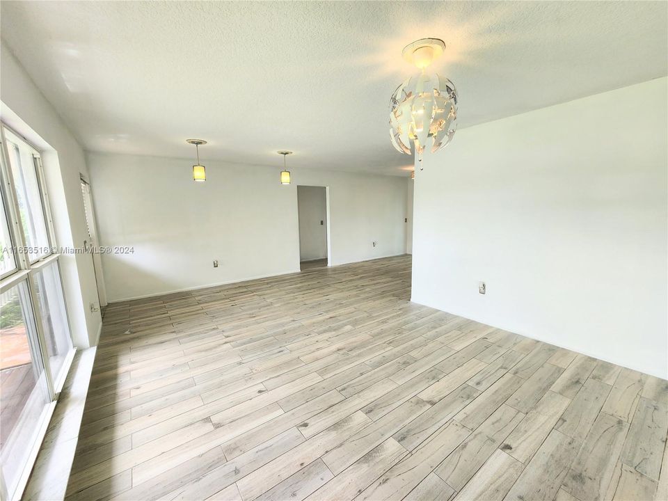 For Sale: $450,000 (2 beds, 2 baths, 1200 Square Feet)