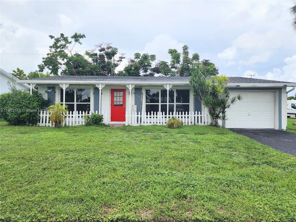 For Sale: $450,000 (2 beds, 2 baths, 1200 Square Feet)