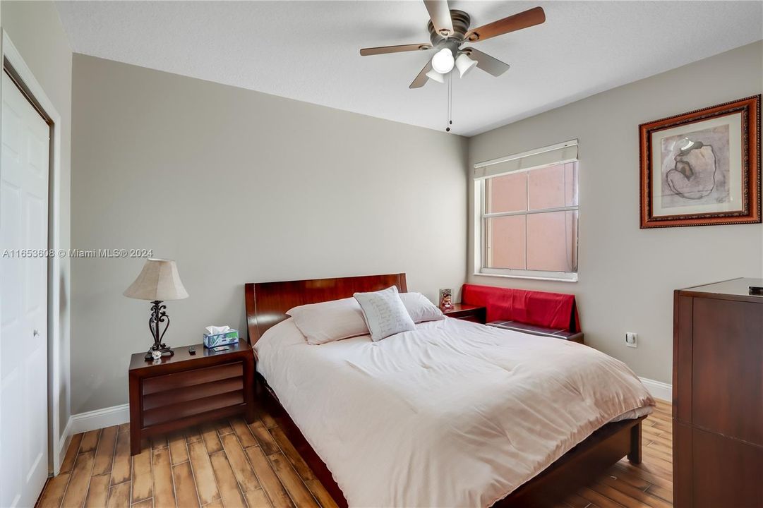 For Sale: $385,000 (2 beds, 2 baths, 1115 Square Feet)