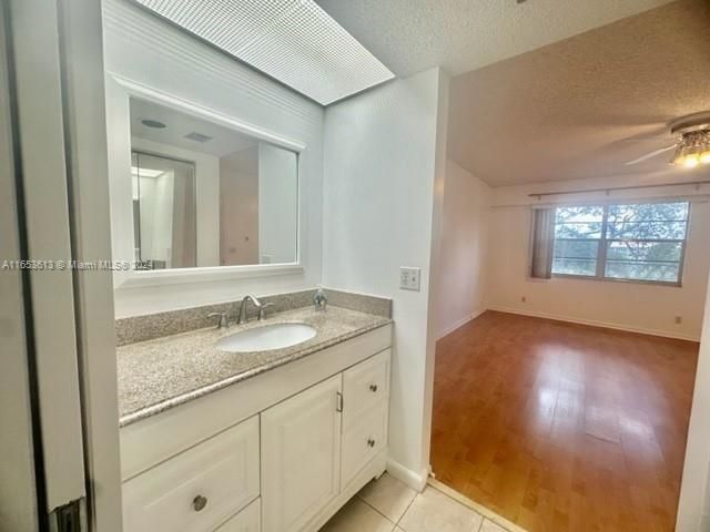 For Sale: $229,900 (2 beds, 2 baths, 1192 Square Feet)