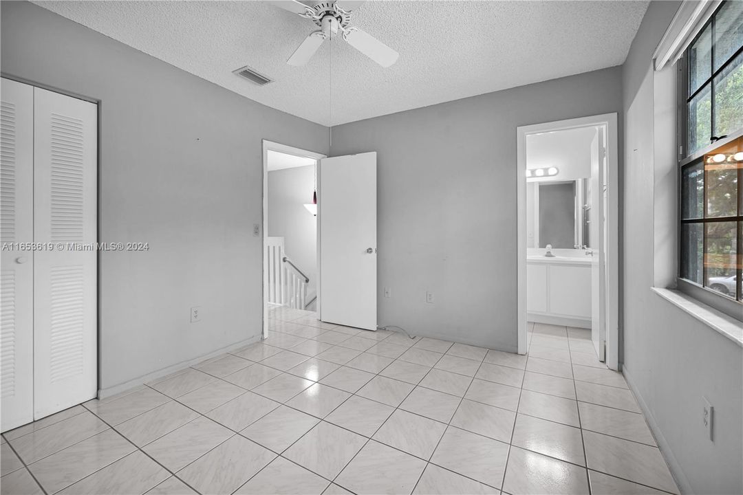 For Sale: $399,000 (2 beds, 2 baths, 1224 Square Feet)