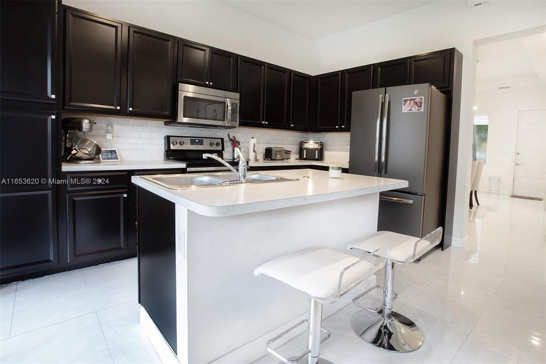 For Sale: $509,900 (3 beds, 2 baths, 1564 Square Feet)