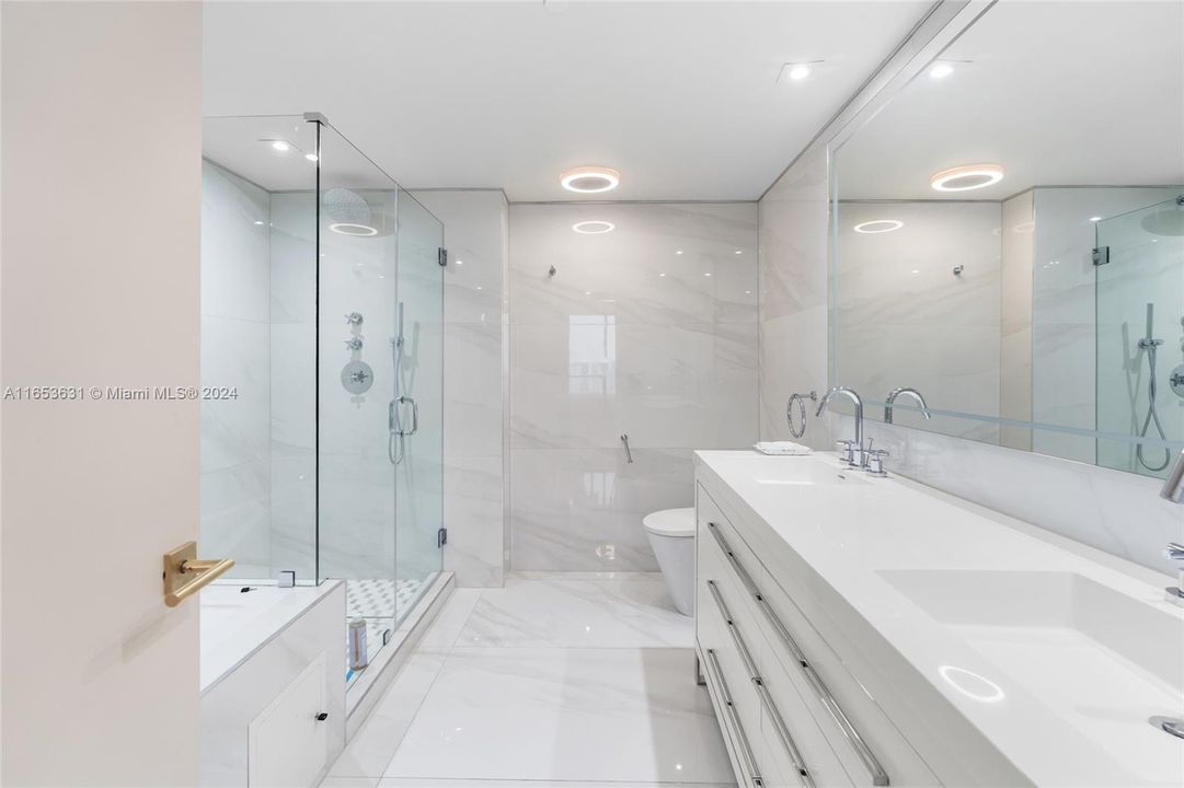 Недавно продано: $879,999 (2 спален, 2 ванн, 1256 Квадратных фут)