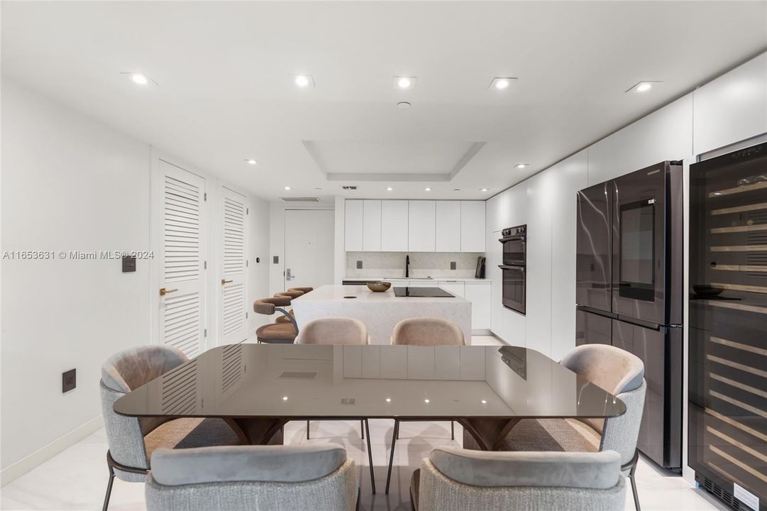 Недавно продано: $879,999 (2 спален, 2 ванн, 1256 Квадратных фут)