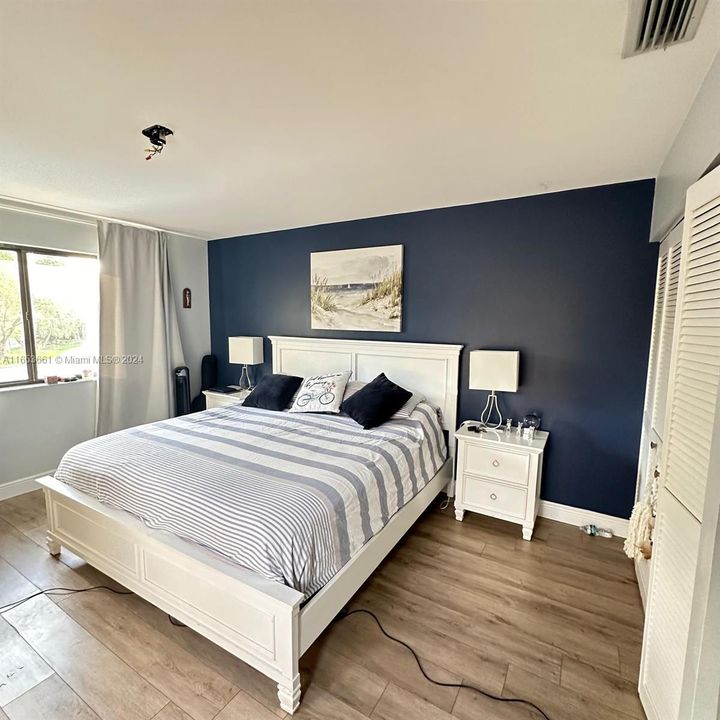 Active With Contract: $3,950 (3 beds, 2 baths, 1712 Square Feet)