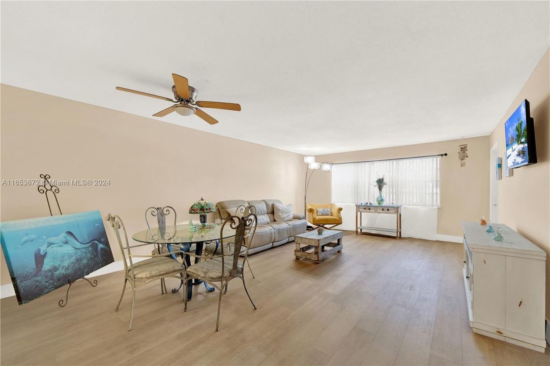 For Sale: $240,000 (2 beds, 2 baths, 1155 Square Feet)