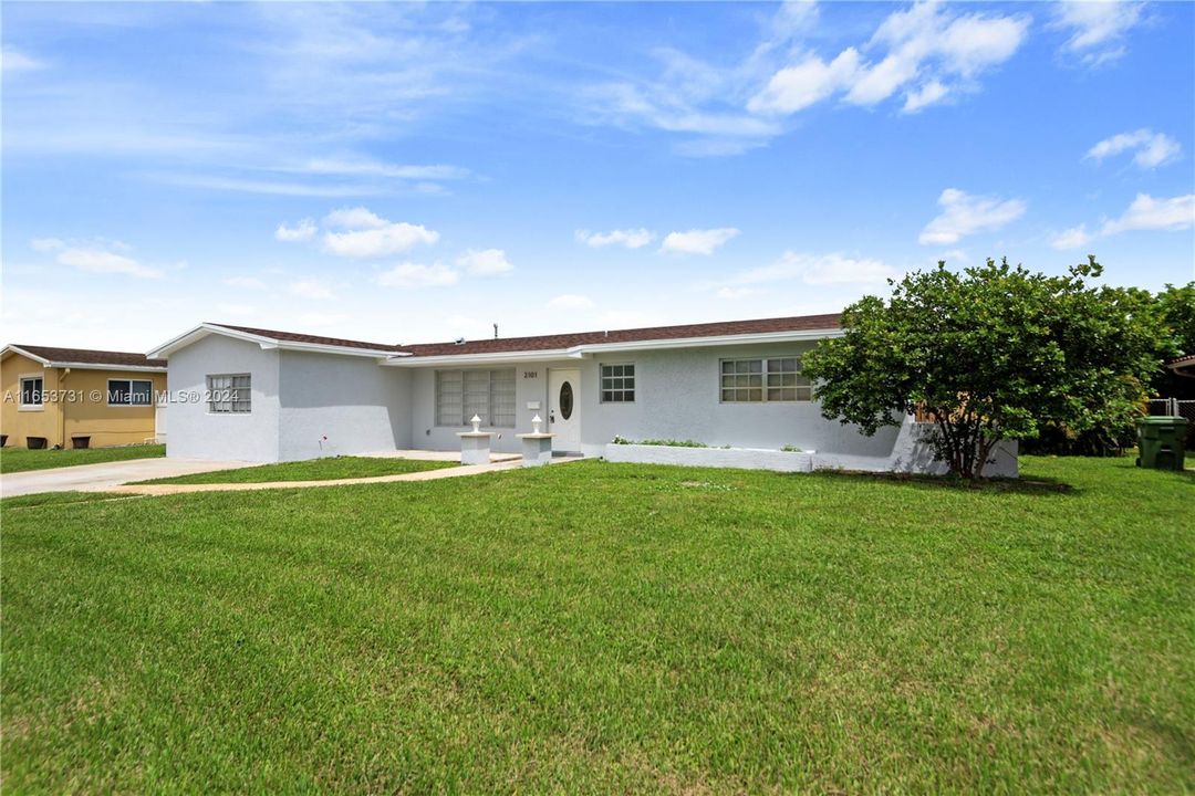 For Sale: $650,000 (3 beds, 2 baths, 2052 Square Feet)