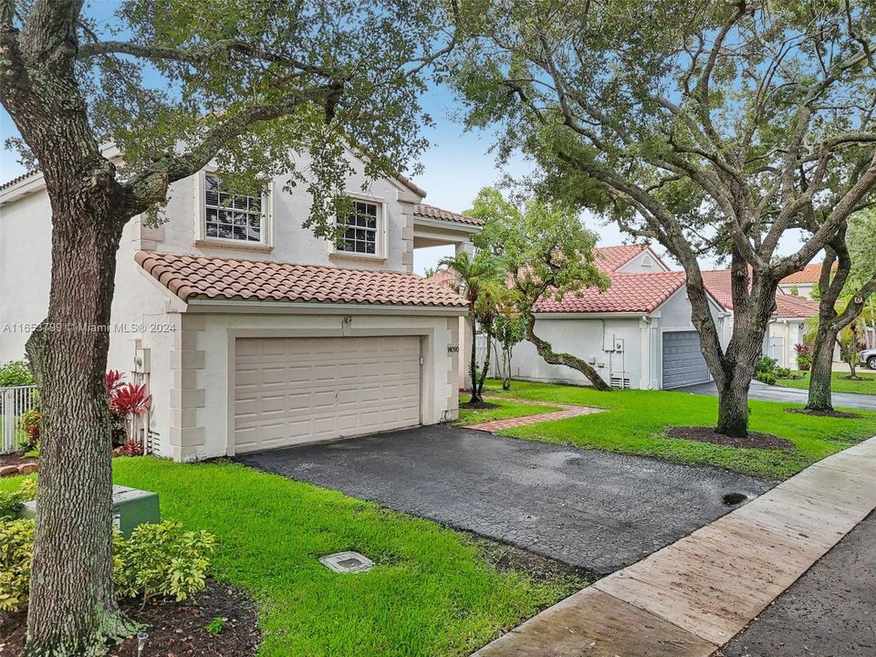 For Sale: $775,000 (3 beds, 2 baths, 1801 Square Feet)