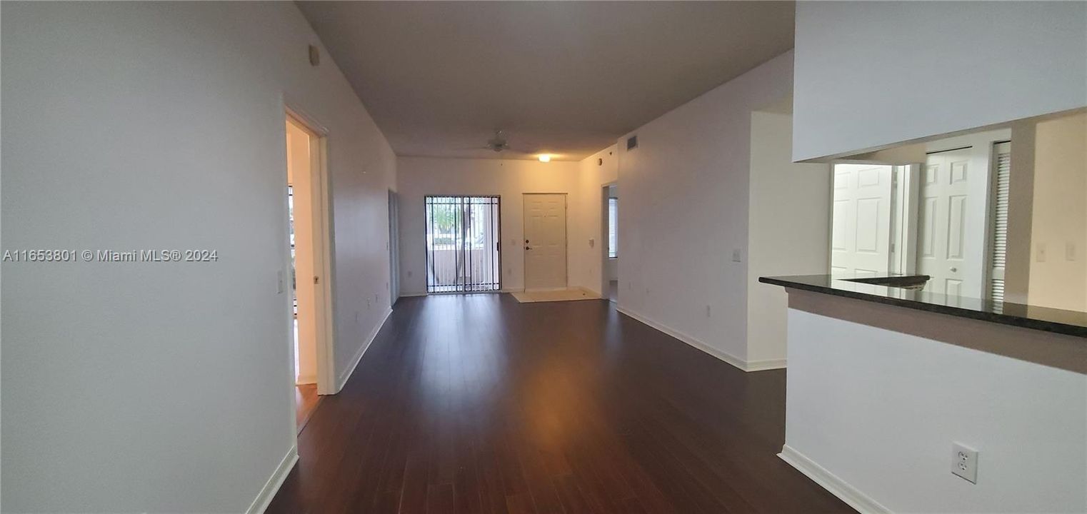 Active With Contract: $2,200 (2 beds, 2 baths, 1088 Square Feet)