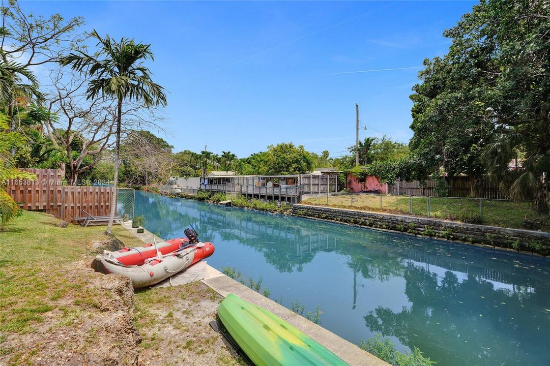 Active With Contract: $899,000 (3 beds, 2 baths, 1746 Square Feet)