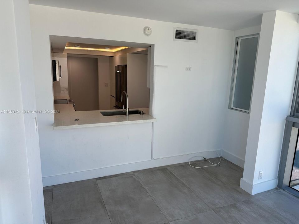 For Sale: $535,000 (2 beds, 1 baths, 1190 Square Feet)