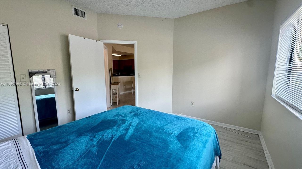 For Rent: $2,075 (2 beds, 2 baths, 858 Square Feet)