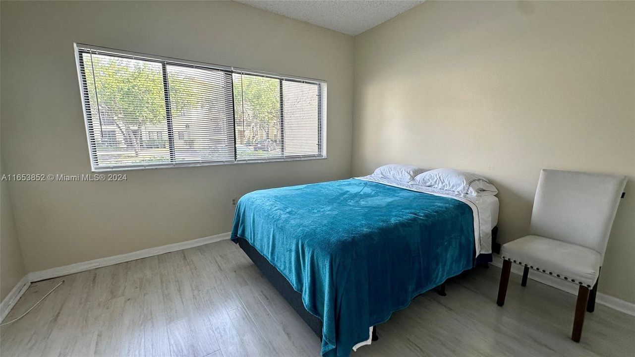 For Rent: $2,075 (2 beds, 2 baths, 858 Square Feet)