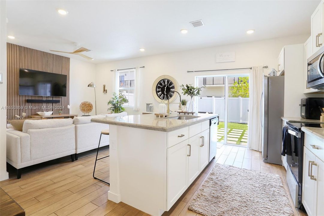 For Sale: $449,900 (3 beds, 2 baths, 1628 Square Feet)