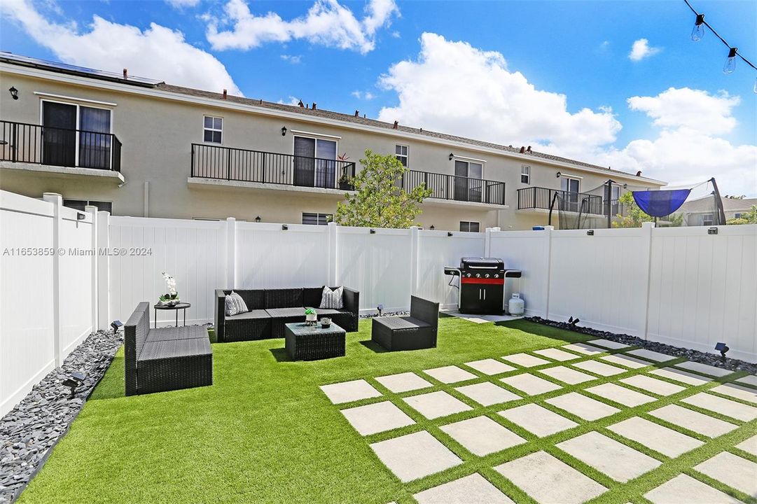 For Sale: $449,900 (3 beds, 2 baths, 1628 Square Feet)