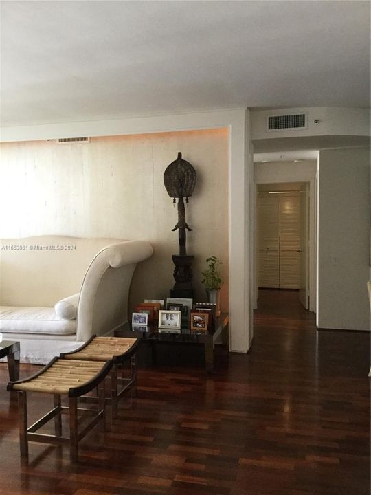 En Venta: $1,175,000 (2 camas, 2 baños, 1540 Pies cuadrados)