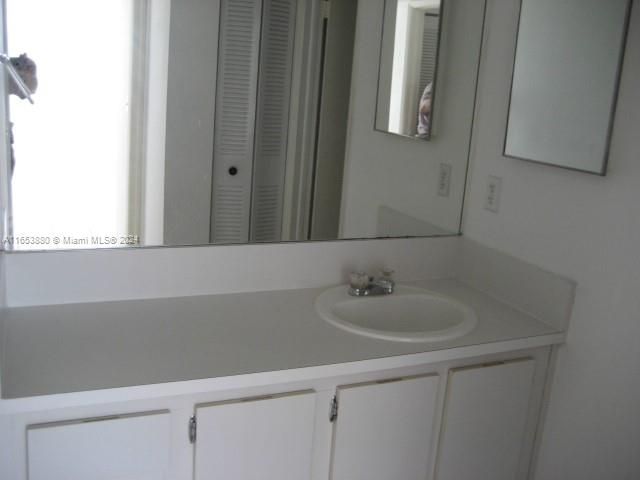 Недавно арендовано: $2,400 (2 спален, 2 ванн, 866 Квадратных фут)