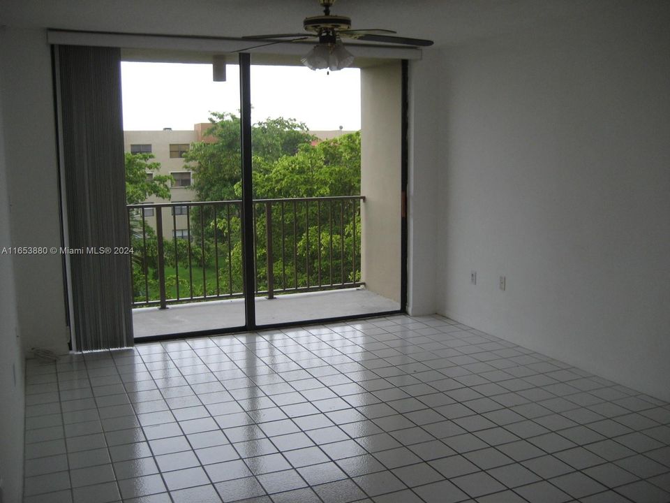 Недавно арендовано: $2,400 (2 спален, 2 ванн, 866 Квадратных фут)