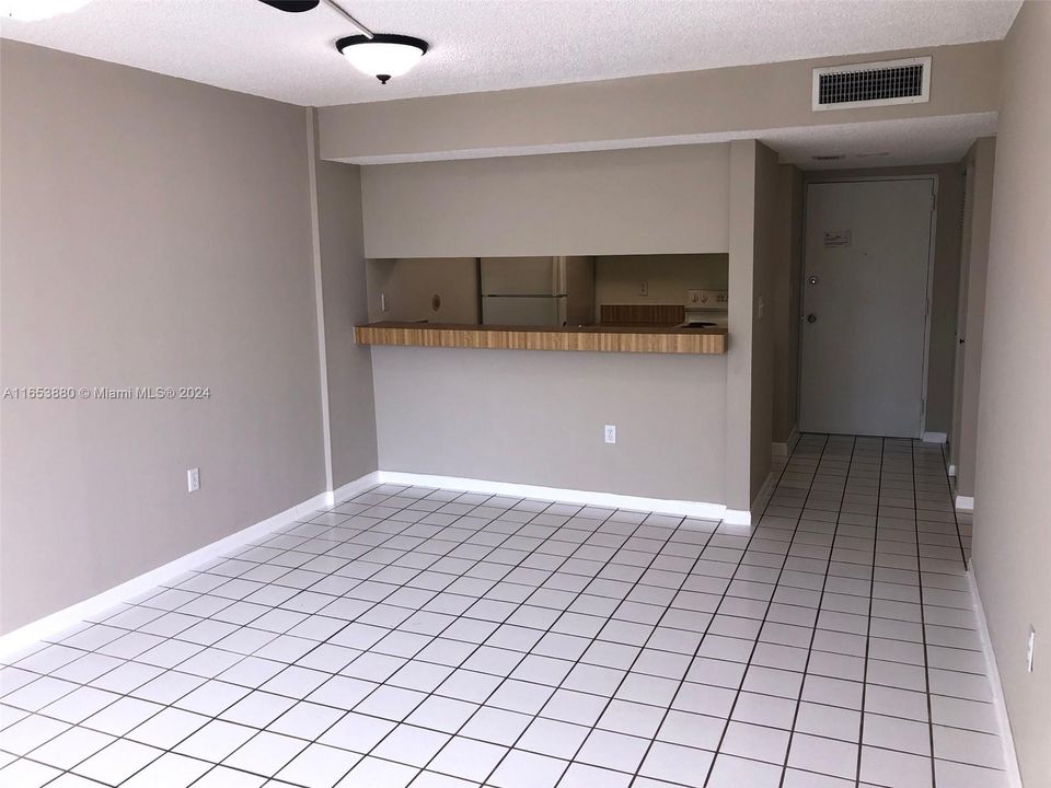 Недавно арендовано: $2,400 (2 спален, 2 ванн, 866 Квадратных фут)