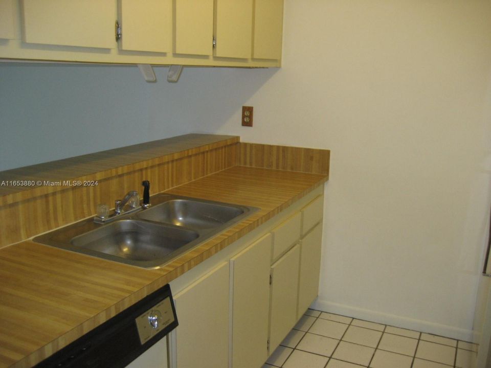 Недавно арендовано: $2,400 (2 спален, 2 ванн, 866 Квадратных фут)