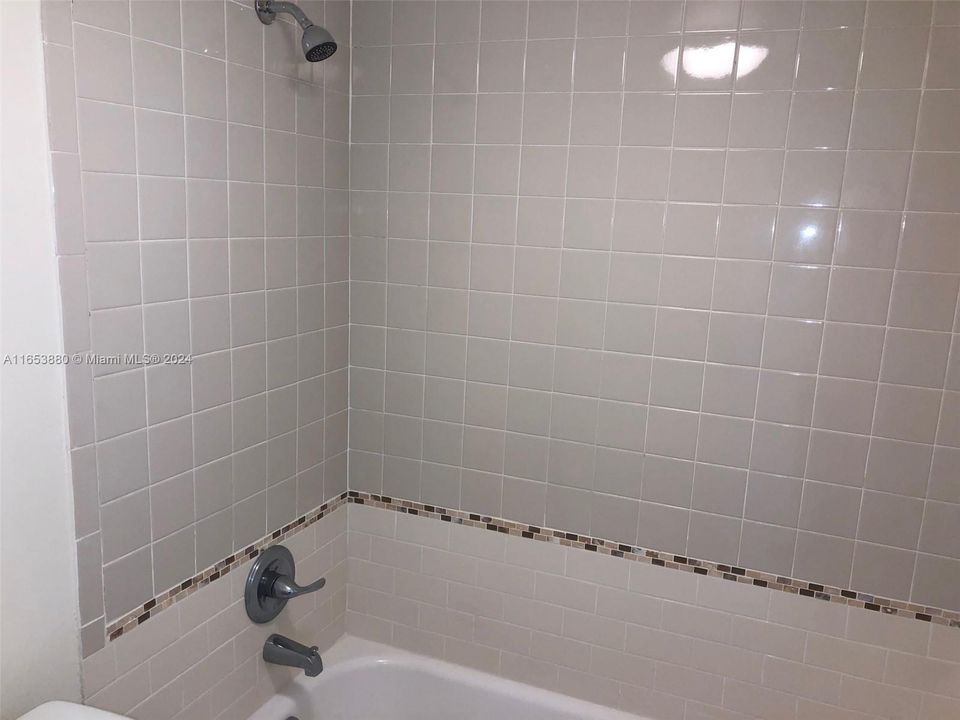 Недавно арендовано: $2,400 (2 спален, 2 ванн, 866 Квадратных фут)