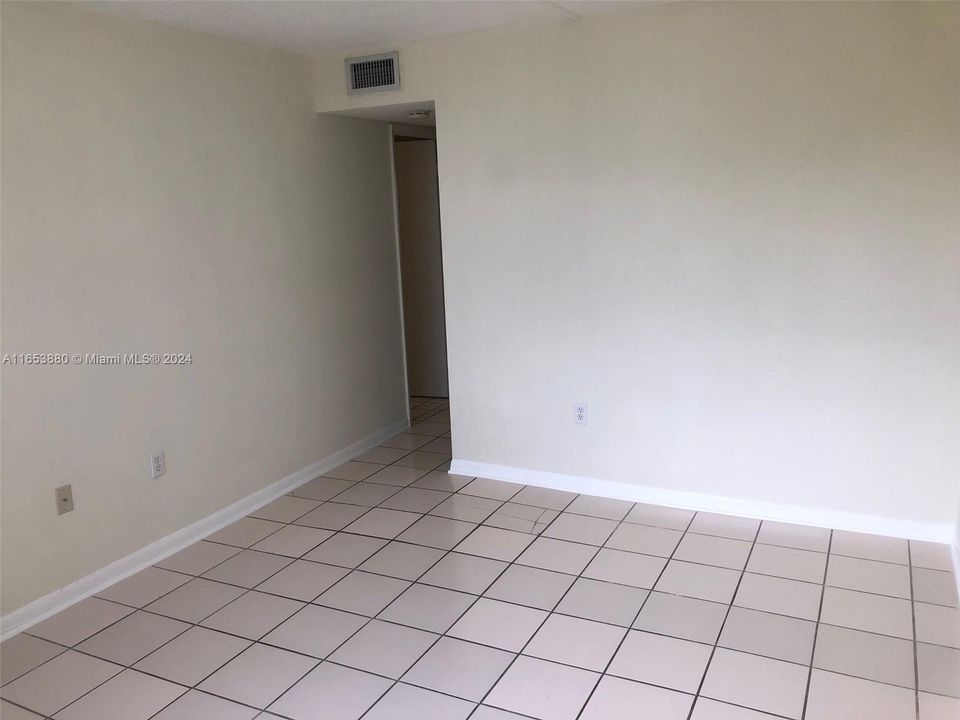 Недавно арендовано: $2,400 (2 спален, 2 ванн, 866 Квадратных фут)