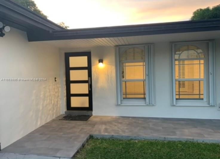 For Rent: $4,200 (3 beds, 2 baths, 1640 Square Feet)