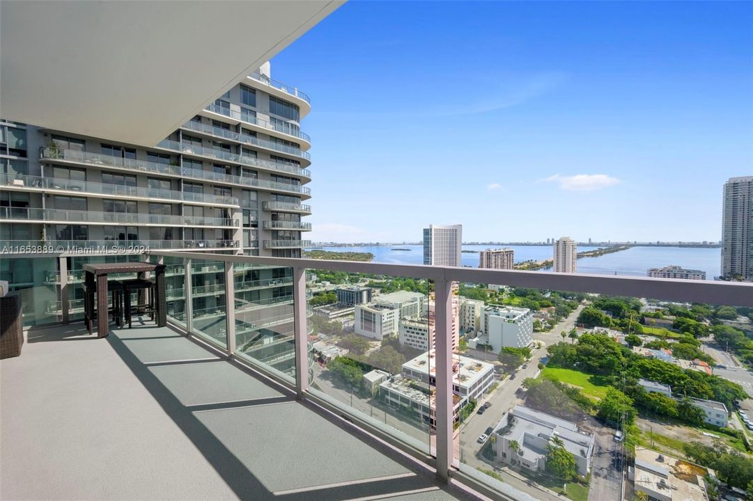 Active With Contract: $4,400 (2 beds, 2 baths, 1262 Square Feet)