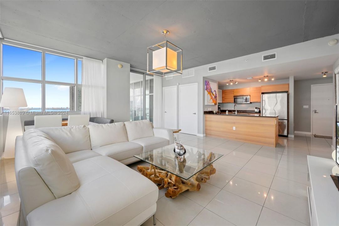 Active With Contract: $4,400 (2 beds, 2 baths, 1262 Square Feet)