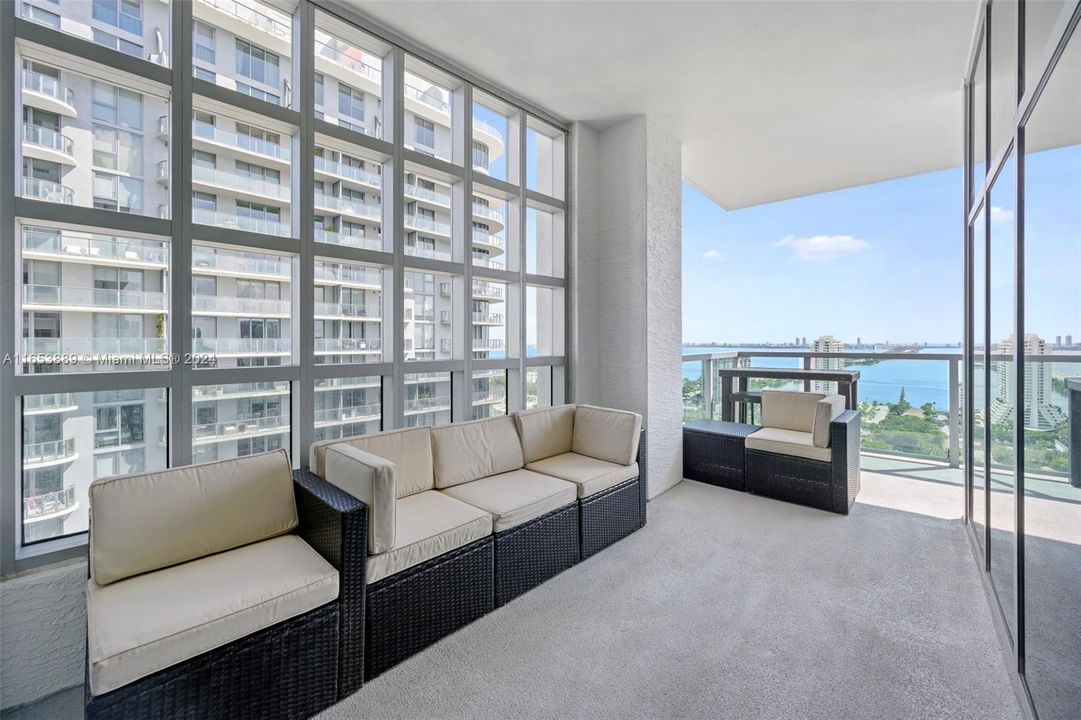 Active With Contract: $4,400 (2 beds, 2 baths, 1262 Square Feet)