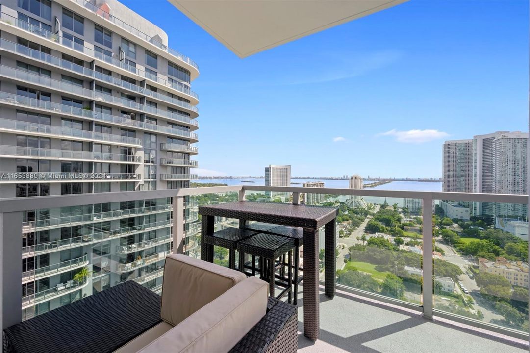 Active With Contract: $4,400 (2 beds, 2 baths, 1262 Square Feet)