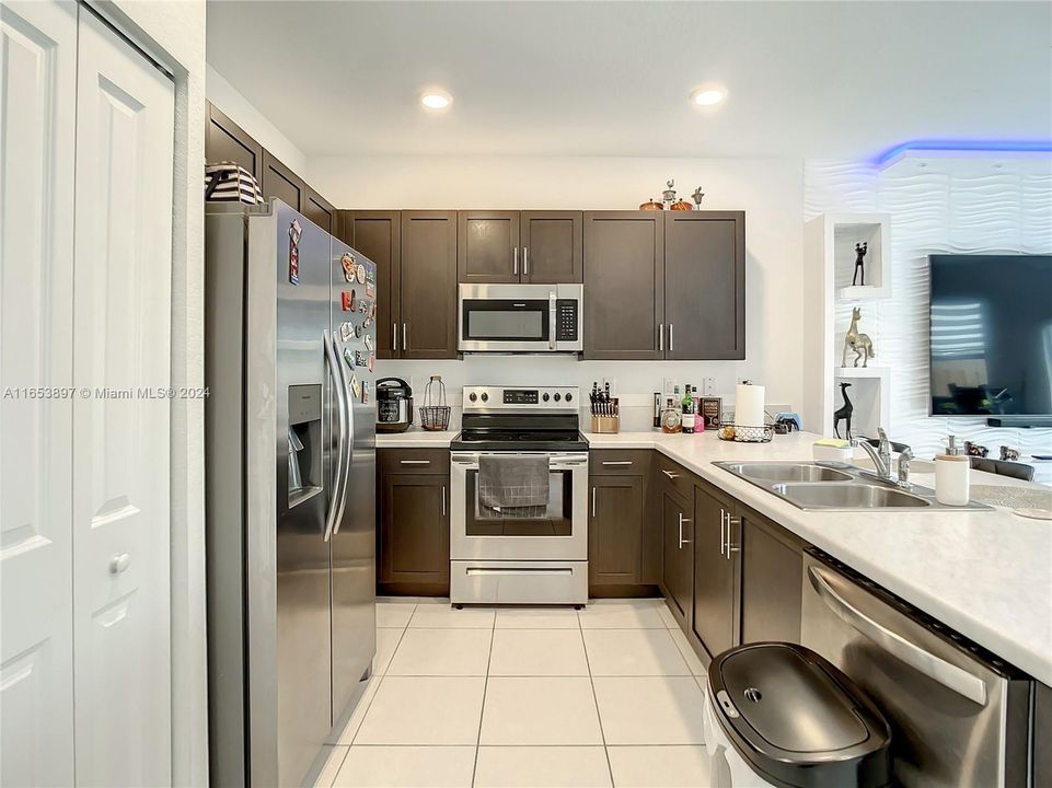 For Sale: $499,000 (3 beds, 2 baths, 1520 Square Feet)