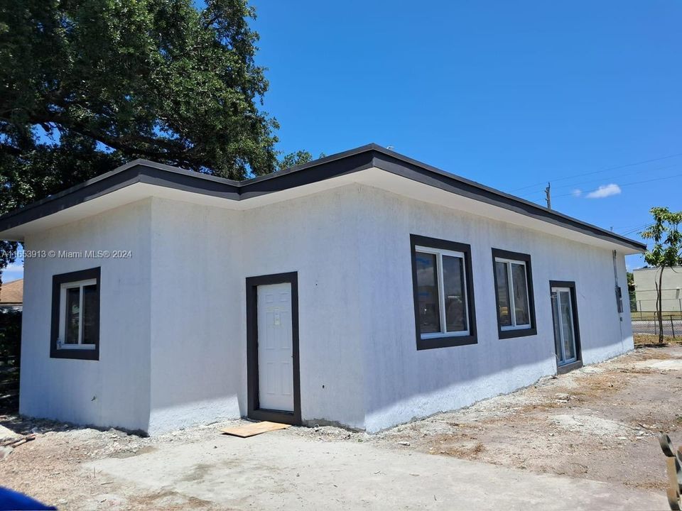 En Venta: $499,000 (4 camas, 2 baños, 0 Pies cuadrados)