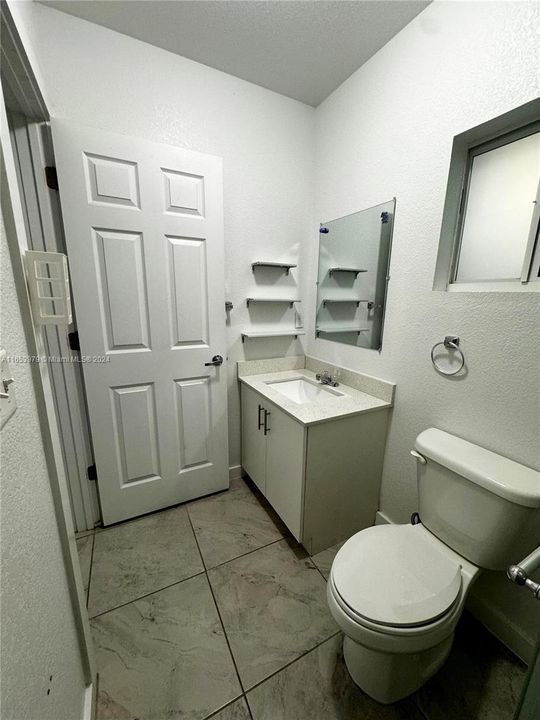 For Rent: $1,300 (0 beds, 1 baths, 1454 Square Feet)