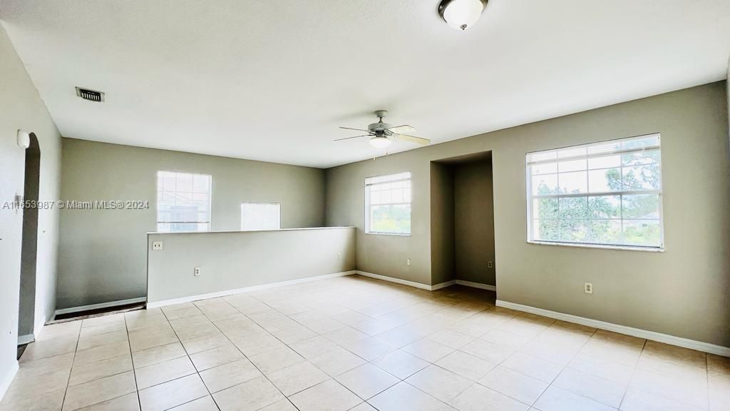 For Rent: $2,000 (2 beds, 2 baths, 1199 Square Feet)