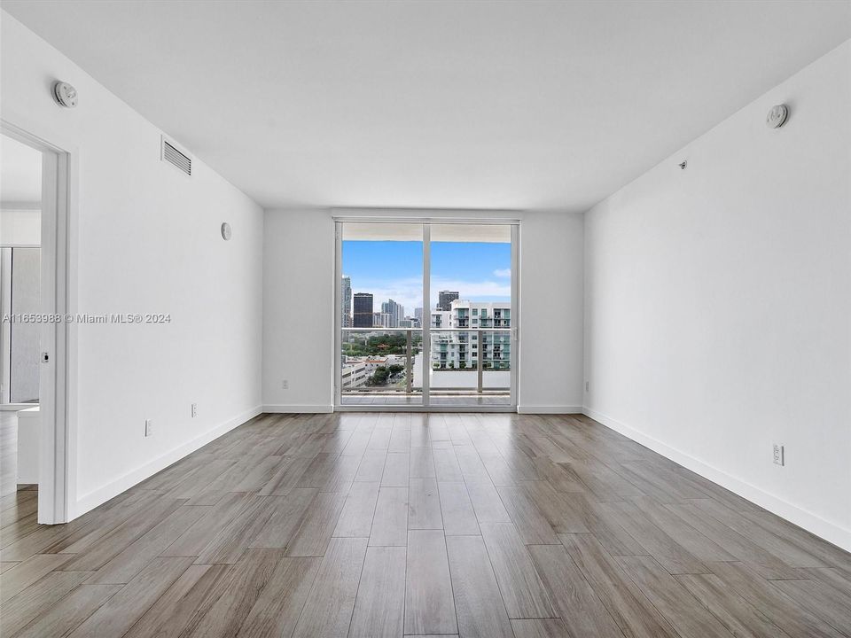 Active With Contract: $3,650 (2 beds, 2 baths, 1060 Square Feet)