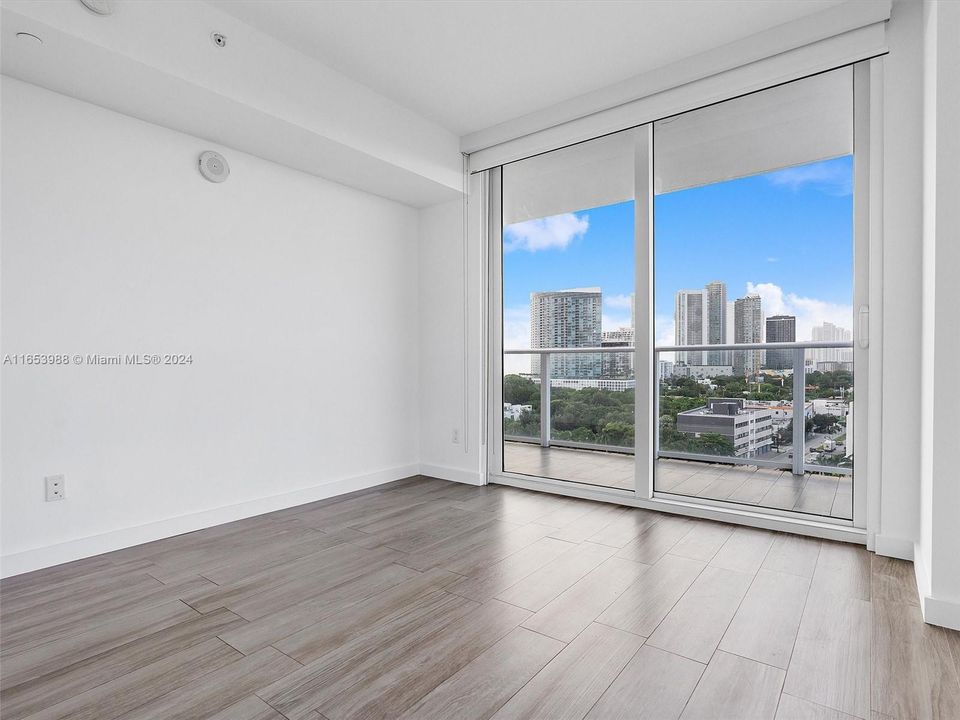 Active With Contract: $3,650 (2 beds, 2 baths, 1060 Square Feet)