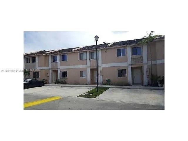 For Rent: $2,800 (3 beds, 2 baths, 1462 Square Feet)