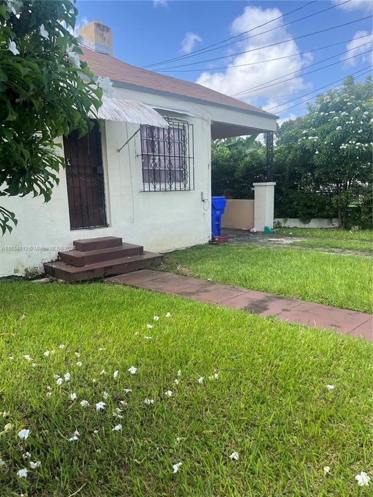 Activo con contrato: $380,000 (2 camas, 1 baños, 1052 Pies cuadrados)