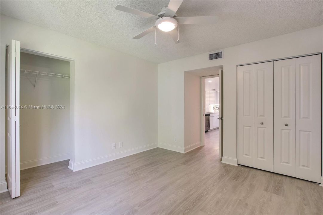 Active With Contract: $2,277 (1 beds, 1 baths, 795 Square Feet)