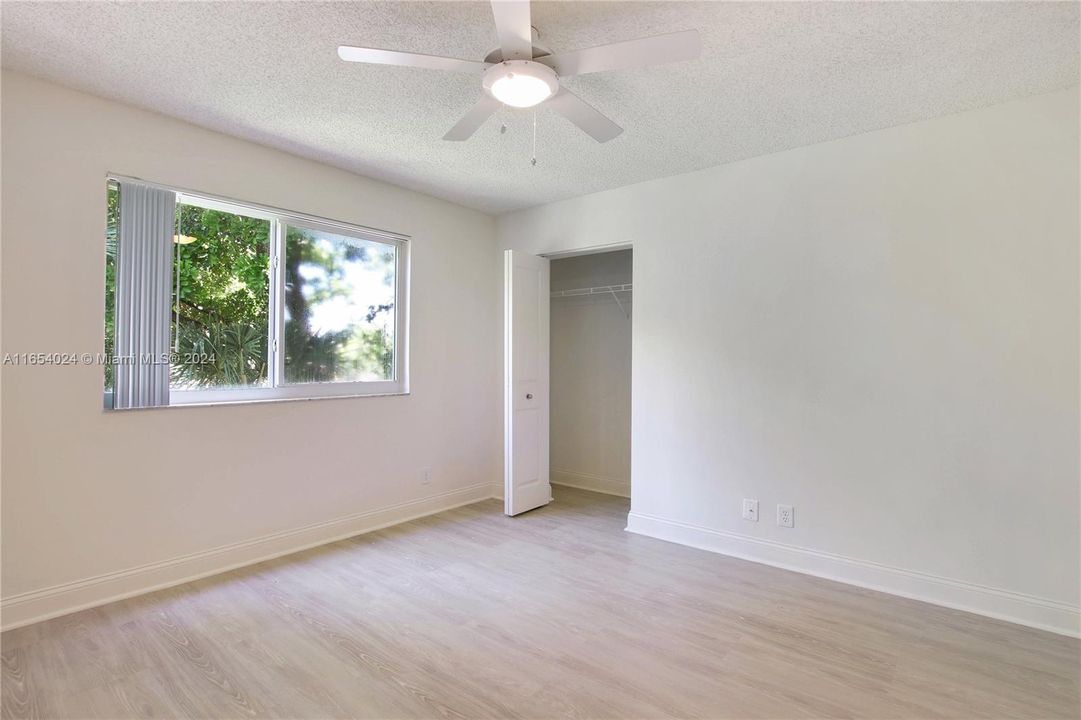 Active With Contract: $2,277 (1 beds, 1 baths, 795 Square Feet)