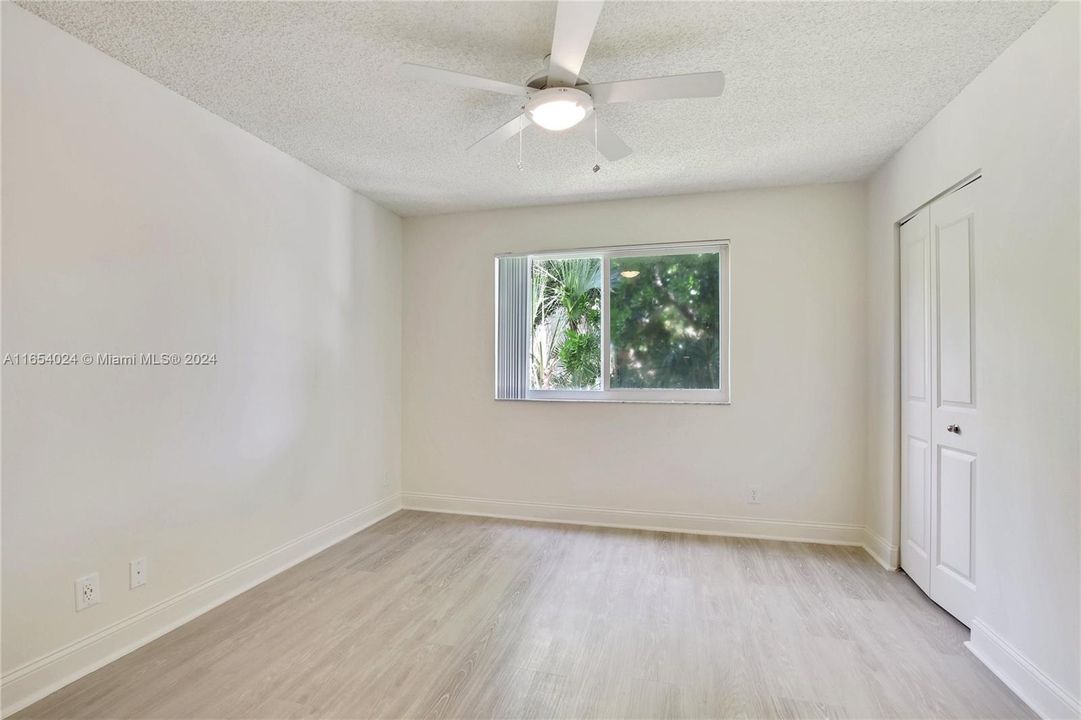 Active With Contract: $2,277 (1 beds, 1 baths, 795 Square Feet)