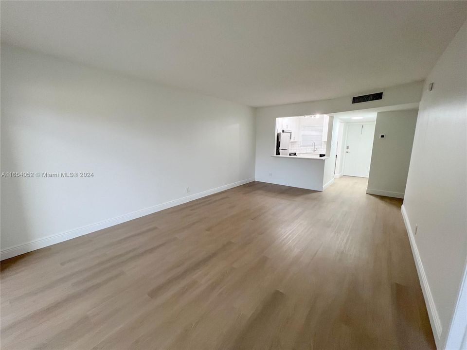 En Venta: $199,990 (2 camas, 2 baños, 835 Pies cuadrados)