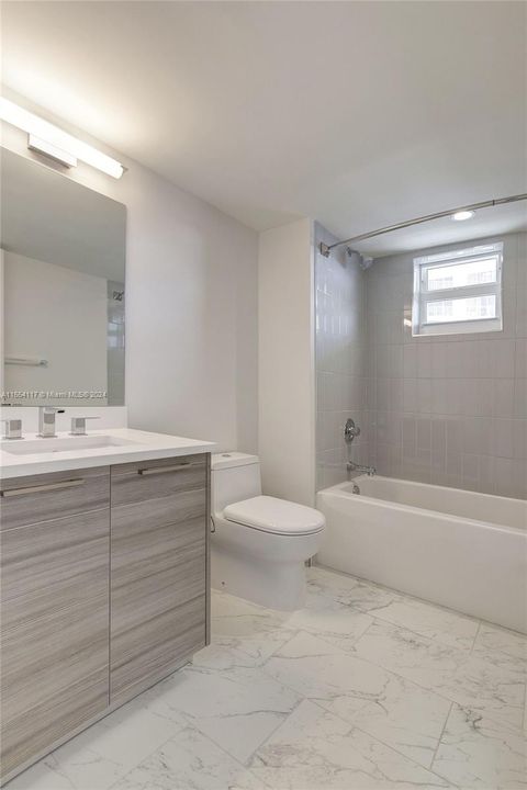 Active With Contract: $3,950 (2 beds, 2 baths, 1246 Square Feet)