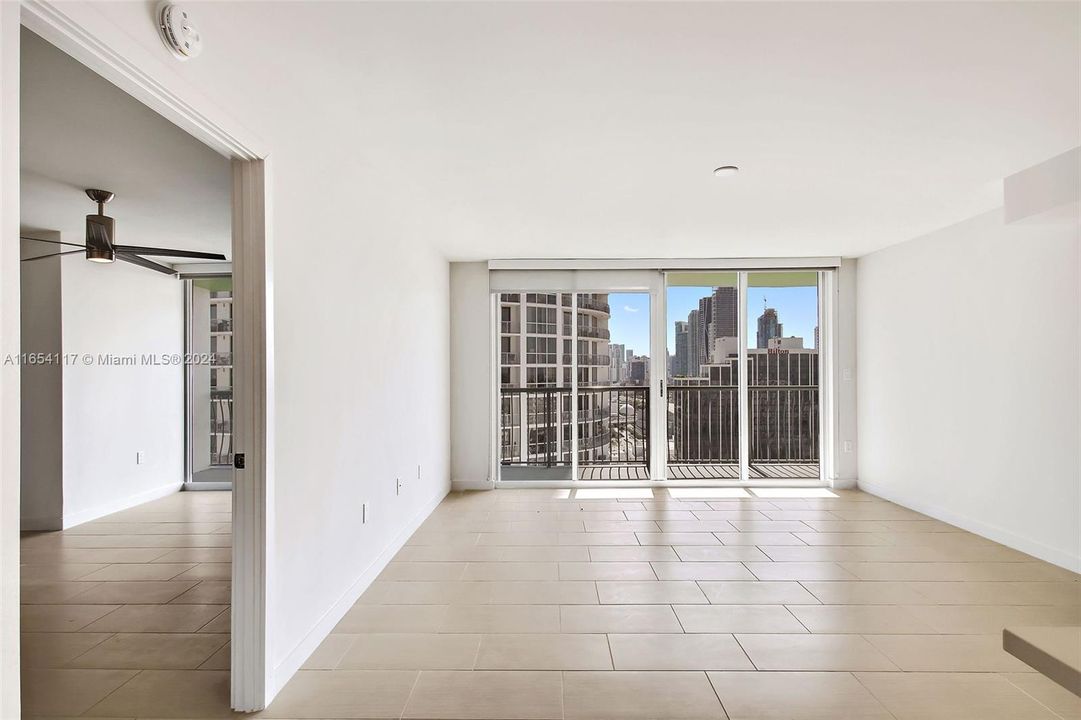 Active With Contract: $3,950 (2 beds, 2 baths, 1246 Square Feet)