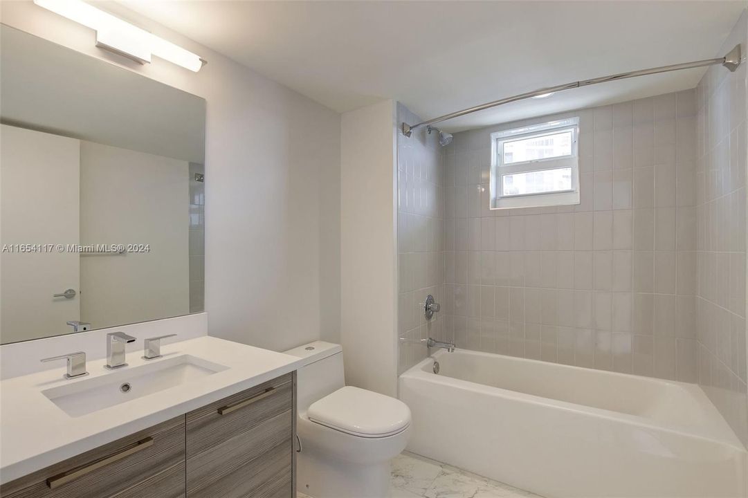 Active With Contract: $3,950 (2 beds, 2 baths, 1246 Square Feet)