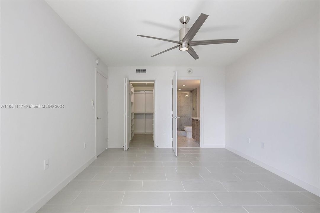 Active With Contract: $3,950 (2 beds, 2 baths, 1246 Square Feet)