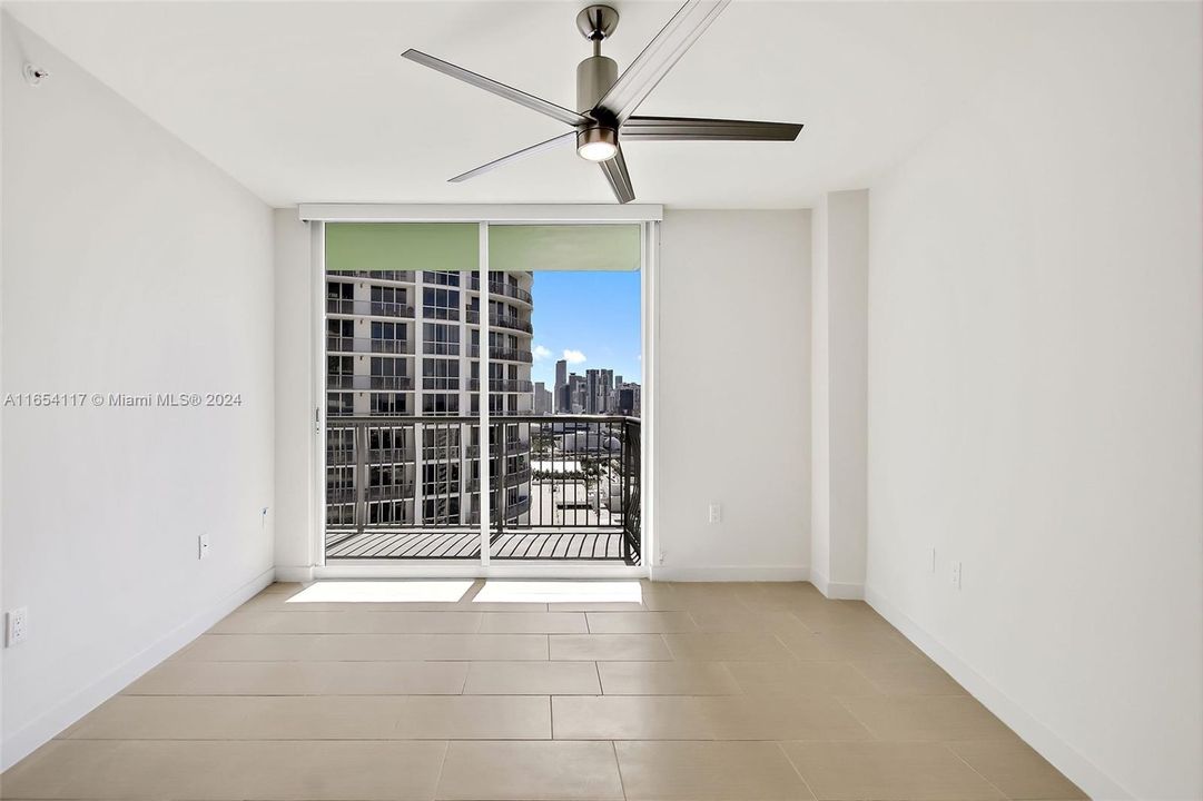 Active With Contract: $3,950 (2 beds, 2 baths, 1246 Square Feet)