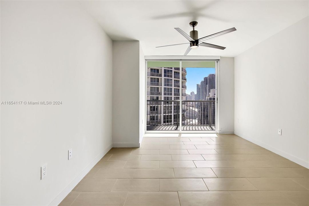 Active With Contract: $3,950 (2 beds, 2 baths, 1246 Square Feet)