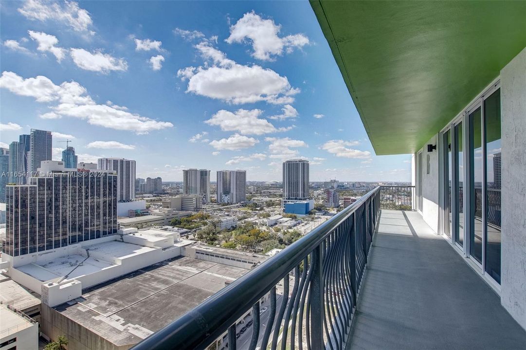 Active With Contract: $3,950 (2 beds, 2 baths, 1246 Square Feet)